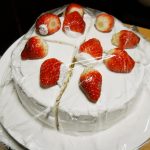 【画像】高島屋の冷凍クリスマスケーキ、見るも無惨な姿で配送されてしまうwwwwww