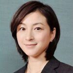 【芸能】広末涼子さん、危険な脚立に座る画像が話題にwwww【画像・内容あり】
